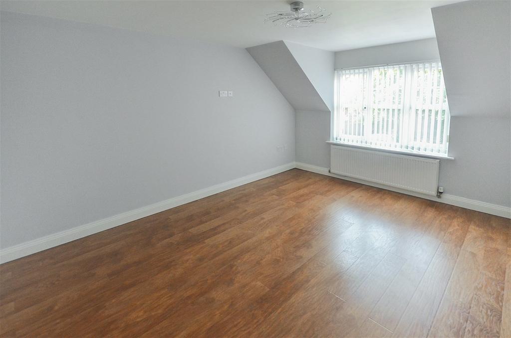 Iona Crescent, Widnes, WA8 5AD 2 bed apartment to rent £695 pcm (£160 pw)
