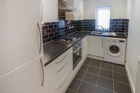 2 bedroom apartment to rent, Iona Crescent, Widnes, WA8 5AD