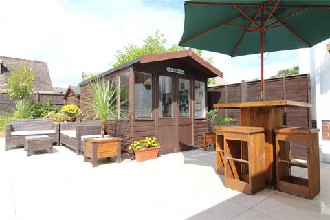 4 bedroom bungalow for sale, Newlands Road, New Milton, Hampshire, BH25