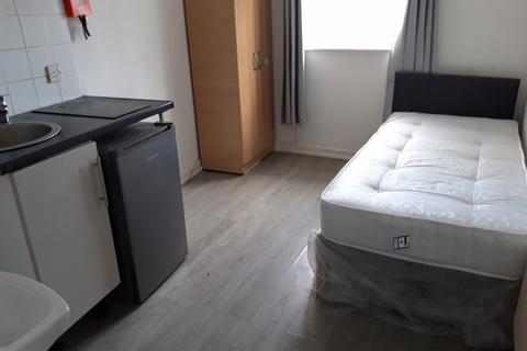 Studio to rent, 2a, London, E13