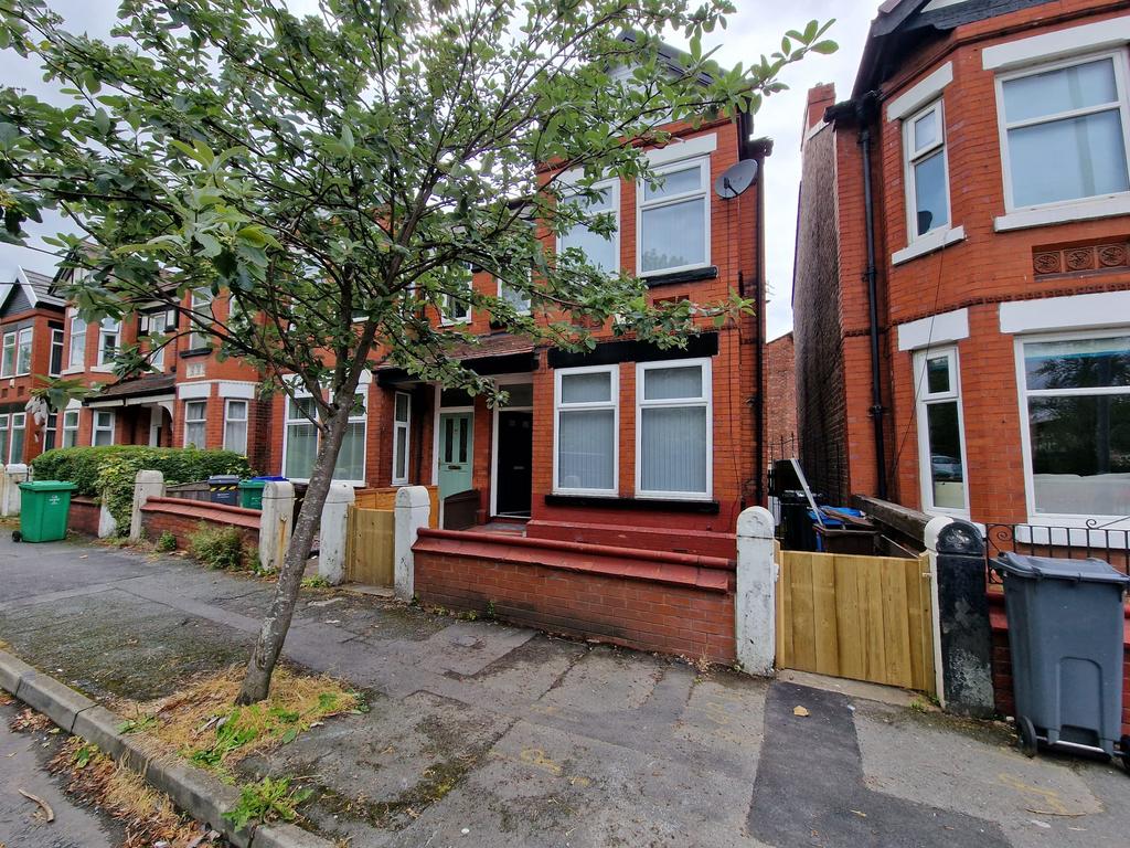 Slade Lane, Manchester M19 2BY 5 bed semidetached house to rent £