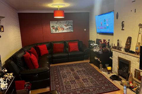 5 Chiltern Road, Ilford, IG2 7JR