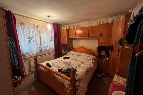 5 Chiltern Road, Ilford, IG2 7JR