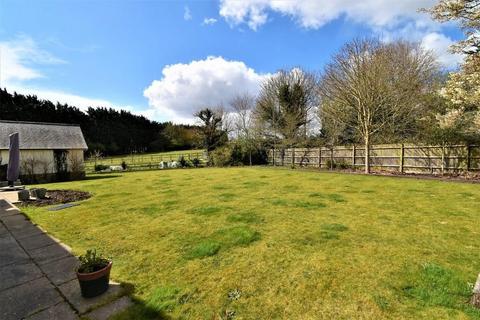 5 bedroom detached house for sale, 2 Farm Pl