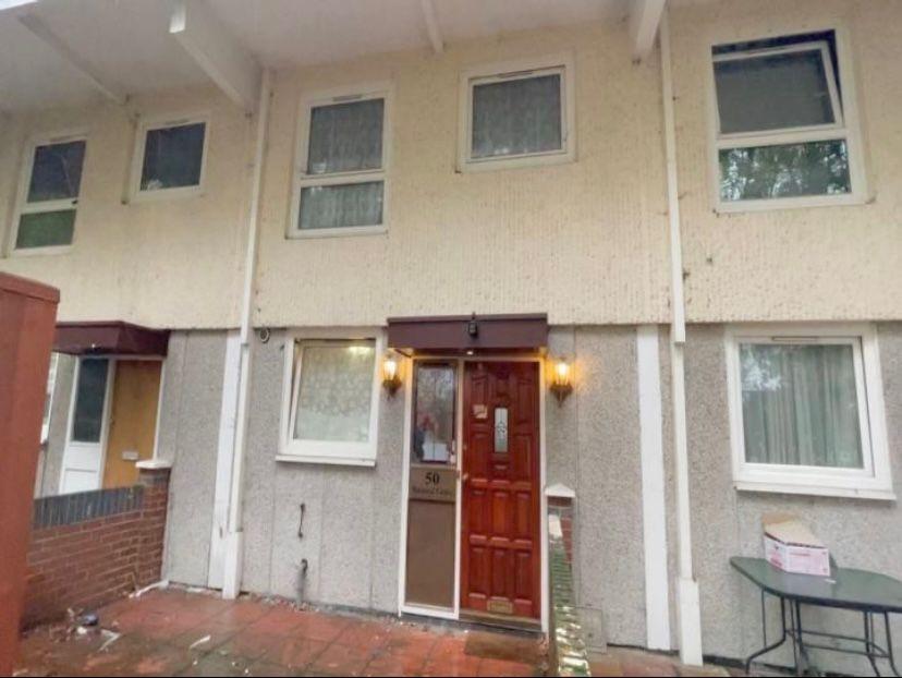 Redwood Estate, Hounslow, Greater London, TW5 2 bed duplex for sale £