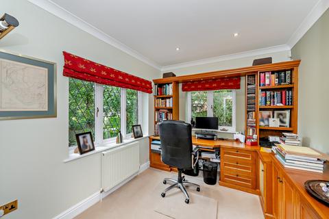 2 Hillpoint, Loudwater, Rickmansworth, WD3 4HW