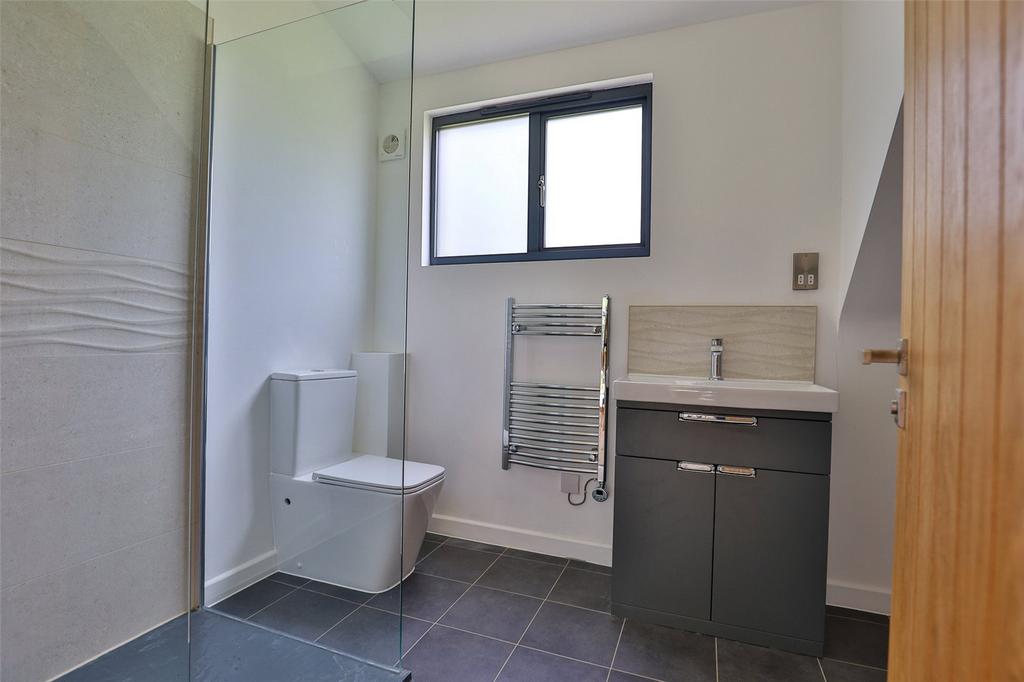 Main Bathroom
