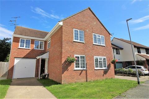 4 bedroom detached house for sale, Neasden Avenue, Clacton on Sea, Clacton on Sea