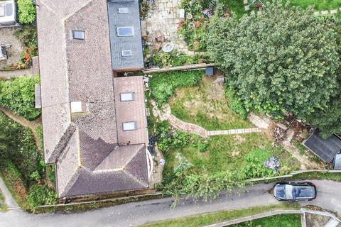 92 Castleview Road, Chiseldon, Swindon, SN4 0NT