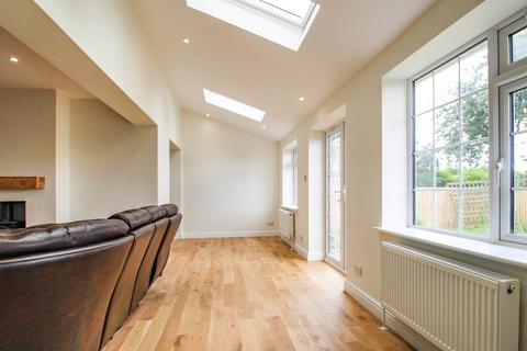 92 Castleview Road, Chiseldon, Swindon, SN4 0NT