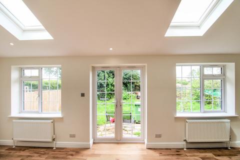 92 Castleview Road, Chiseldon, Swindon, SN4 0NT