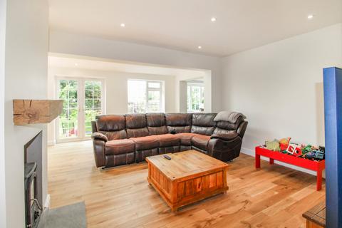 92 Castleview Road, Chiseldon, Swindon, SN4 0NT