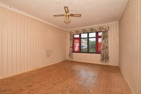 21 Chestnut Drive, Sturry, Canterbury, CT2 0NB