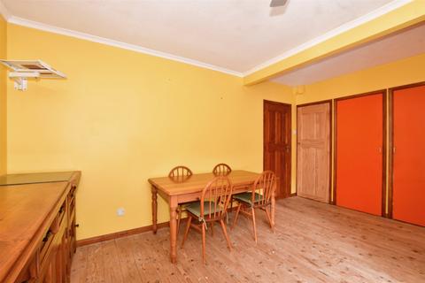 21 Chestnut Drive, Sturry, Canterbury, CT2 0NB