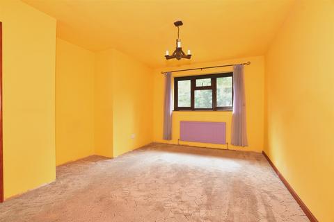 21 Chestnut Drive, Sturry, Canterbury, CT2 0NB