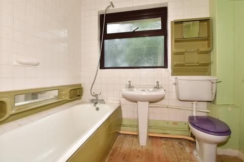 21 Chestnut Drive, Sturry, Canterbury, CT2 0NB