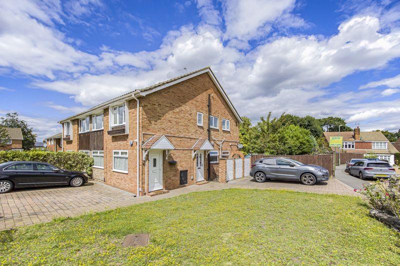 Lydd Close, Sidcup, DA14 6RH 2 bed £340,000