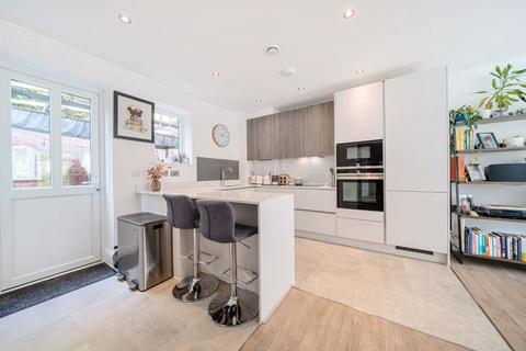 Flat 2, Hawthorne Court, 62 Woodcote Valley Road, Purley, CR8 3BD
