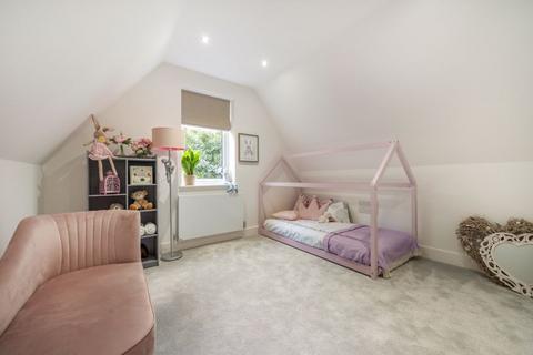 116 Reddown Road, Coulsdon, CR5 1AL