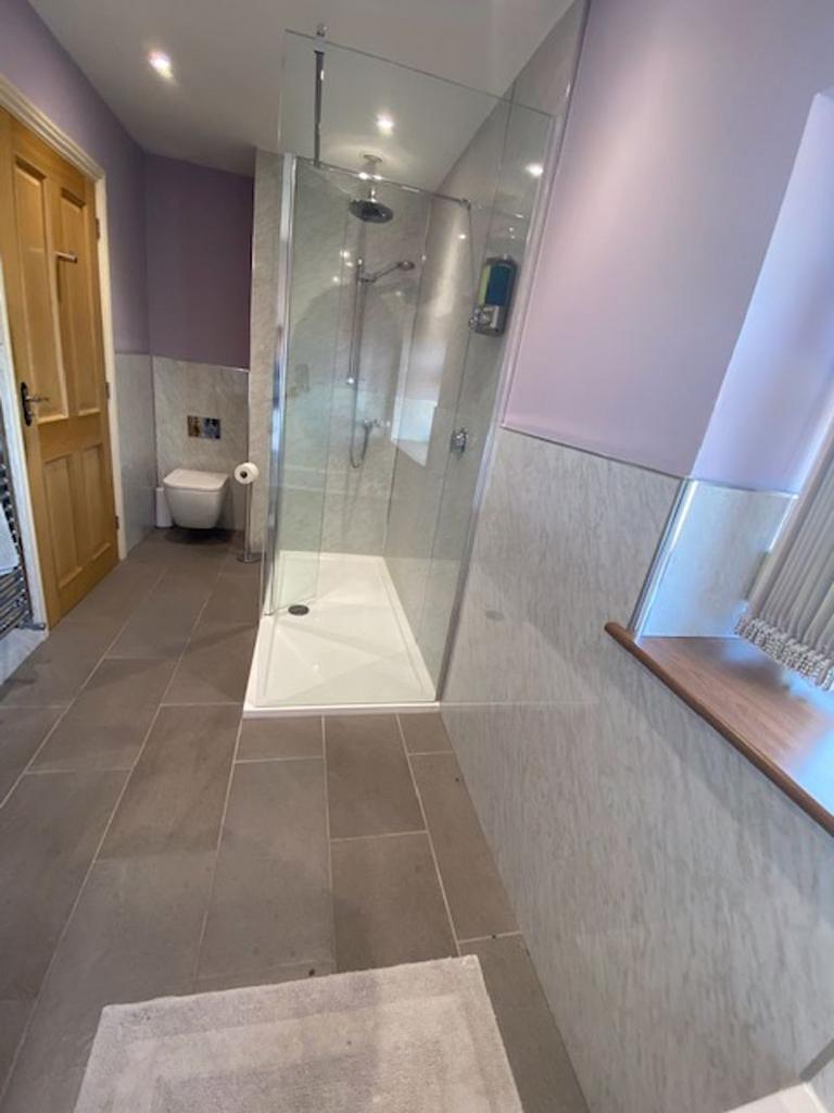 En suite bathroom