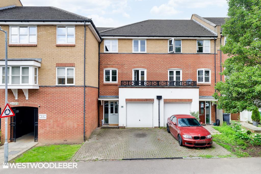 Plomer Avenue, Hoddesdon EN11 4 bed townhouse £2,400 pcm (£554 pw)