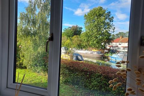 100 Brindley Close, Wembley, HA0 1BT