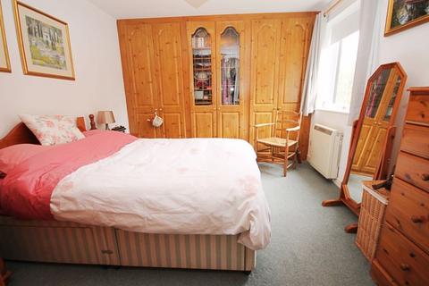 100 Brindley Close, Wembley, HA0 1BT