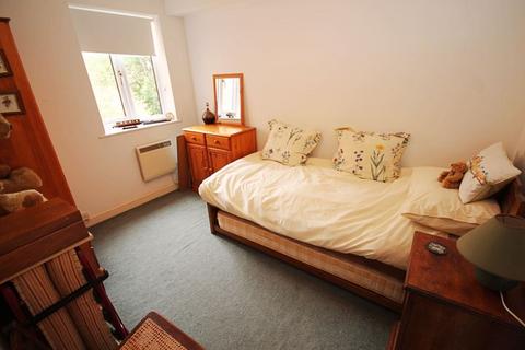 100 Brindley Close, Wembley, HA0 1BT