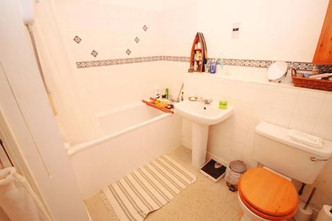 100 Brindley Close, Wembley, HA0 1BT