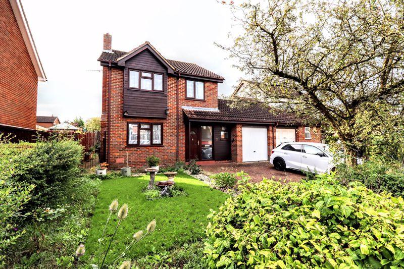 Dunster Court, Milton Keynes 3 bed house for sale £395,000
