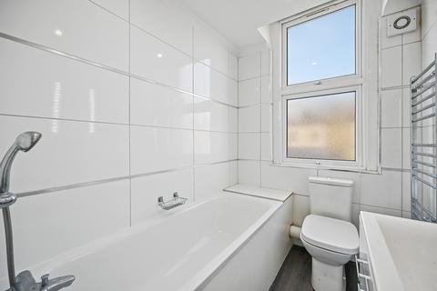 3 bedroom flat to rent, Percy Road, London W12