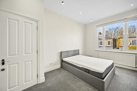 3 bedroom flat to rent, Percy Road, London W12
