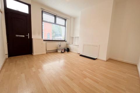 2 bedroom terraced house to rent, Droylsden, Manchester M43