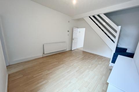 2 bedroom terraced house to rent, Droylsden, Manchester M43