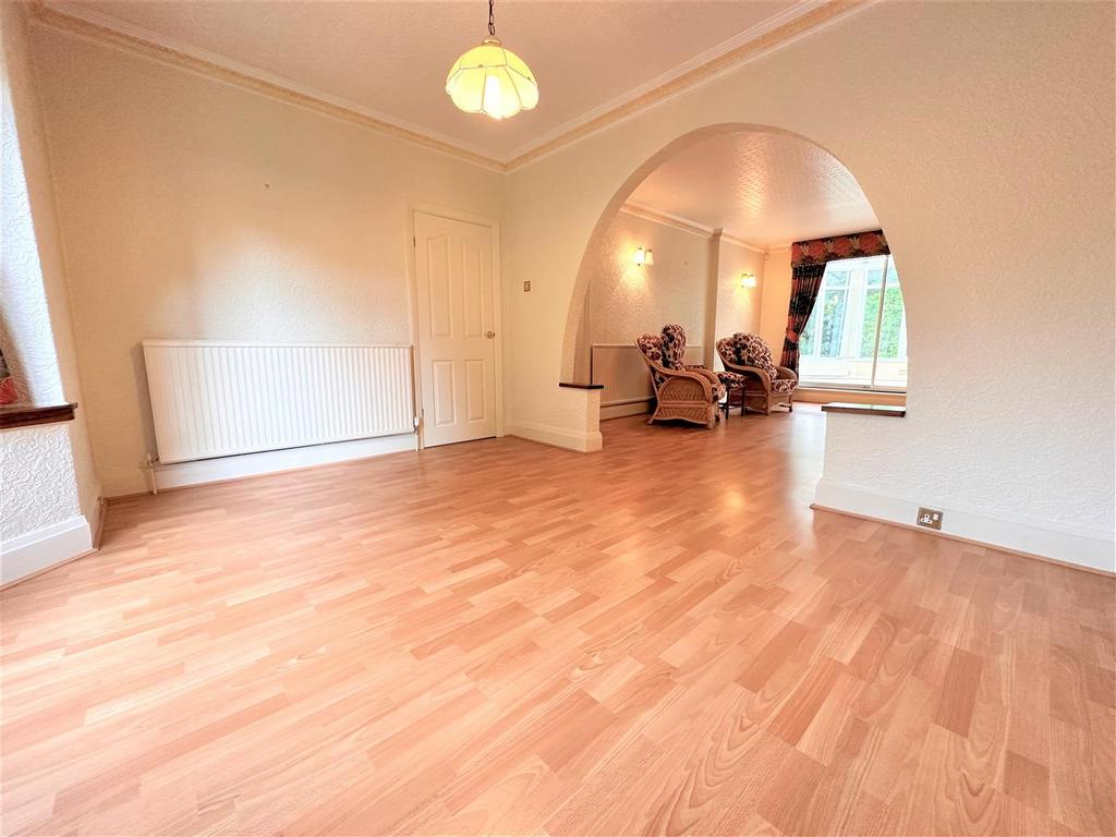 Open plan lounge dining room