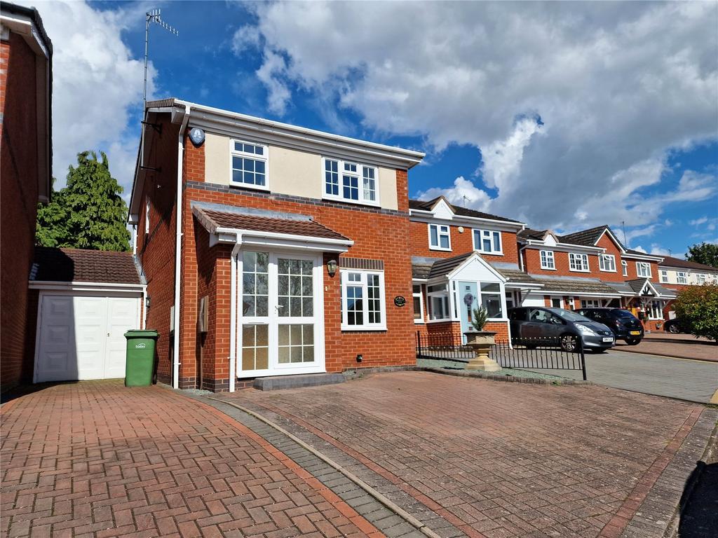 Bracken Park Gardens, Wordsley, Stourbridge, West Midlands, DY8 3 bed detached house £1,050