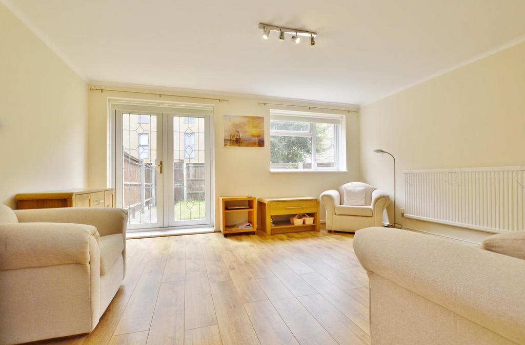 Butchers Road, Canning Town 3 bed for sale £330,000