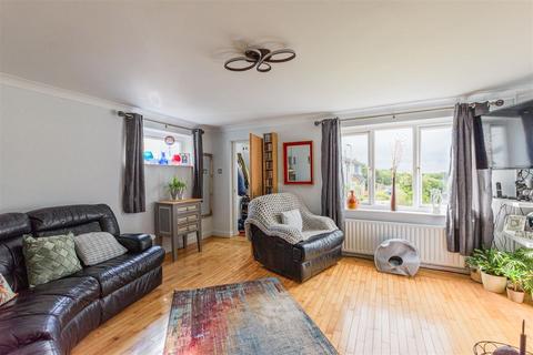 3 Barton Meadow Road, High Bickington, Umberleigh, EX37 9AN