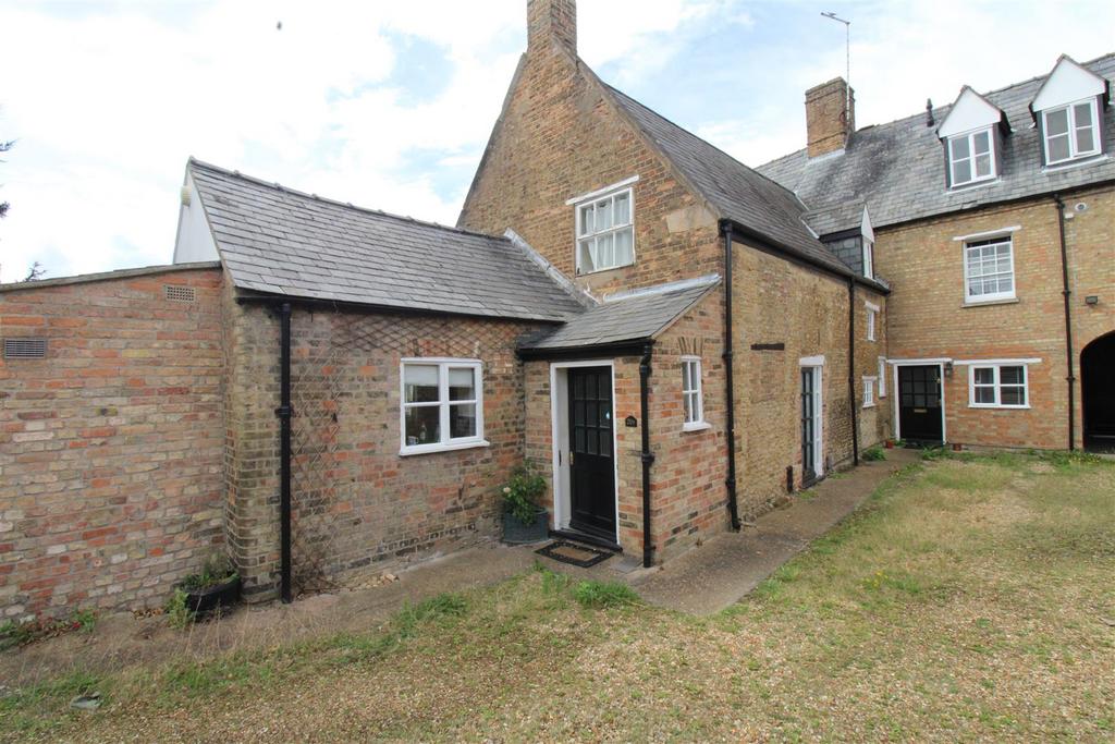 High Street, Eye, Peterborough 2 bed £795 pcm (£183 pw)