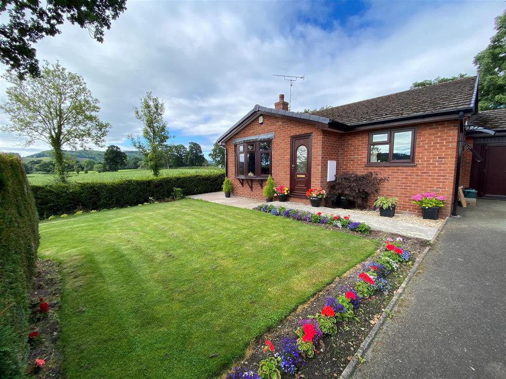 Mount View, SY22 6XJ 3 bed bungalow for sale £300,000