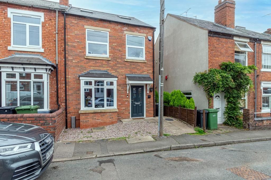 Cobden Street, Stourbridge 3 bed end of terrace house £340,000
