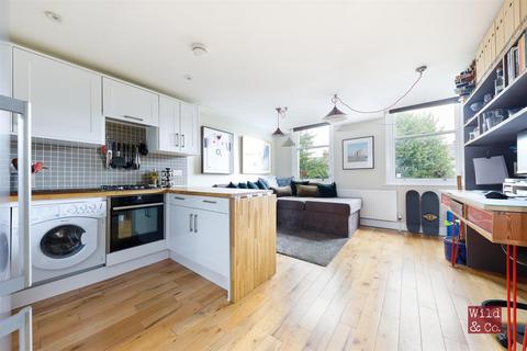 Flat 2, 209 Evering Road, London, E5 8AL