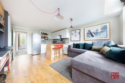 Flat 2, 209 Evering Road, London, E5 8AL