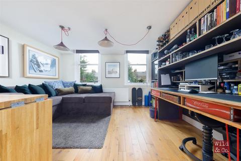 Flat 2, 209 Evering Road, London, E5 8AL