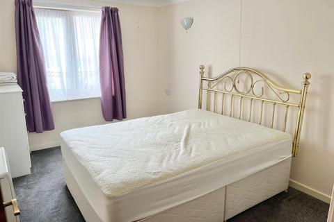 1 bedroom retirement property for sale, Pondsyde Court, Sutton Drove, Seaford