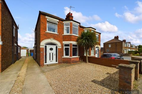 3 bedroom semi-detached house for sale - Wansford Road, Driffield
