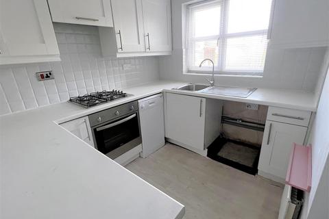 2 bedroom end of terrace house for sale, Waterside Drive, Grimsby, N.E. Lincs, DN31 1RY