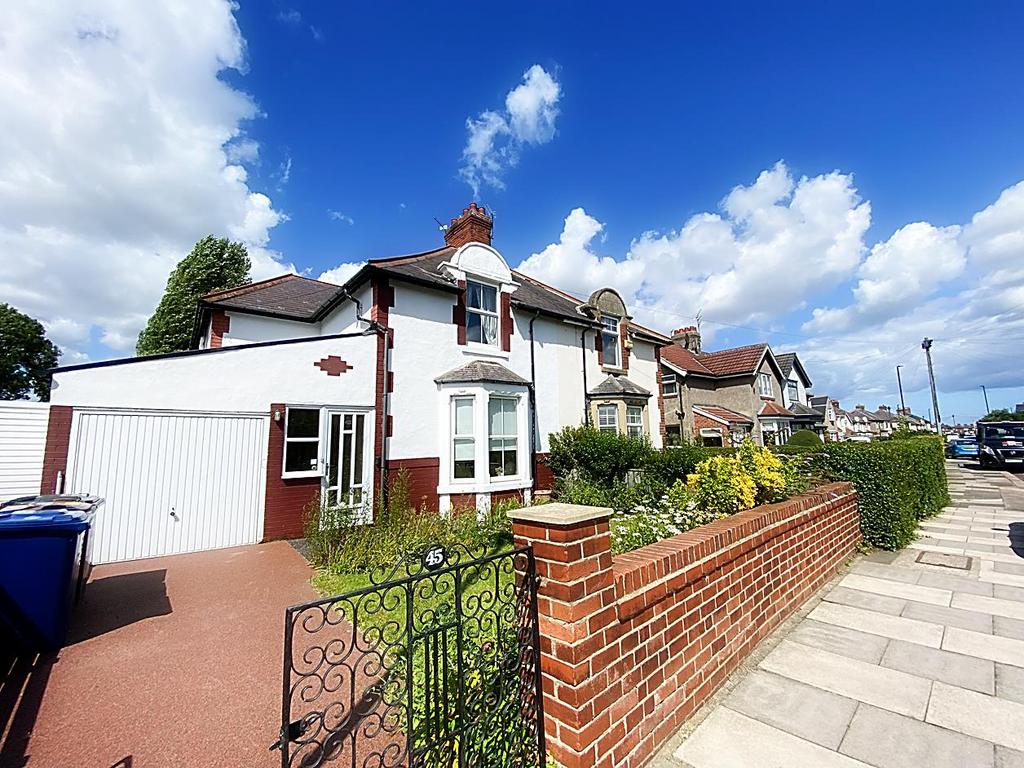 Appletree Gardens, Newcastle Upon Tyne 3 bed semidetached house for