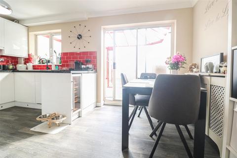 19 Chamberlain Close, Church Langley, Harlow, CM17 9QP