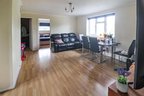 2 bedroom flat for sale, The Dashes, Harlow